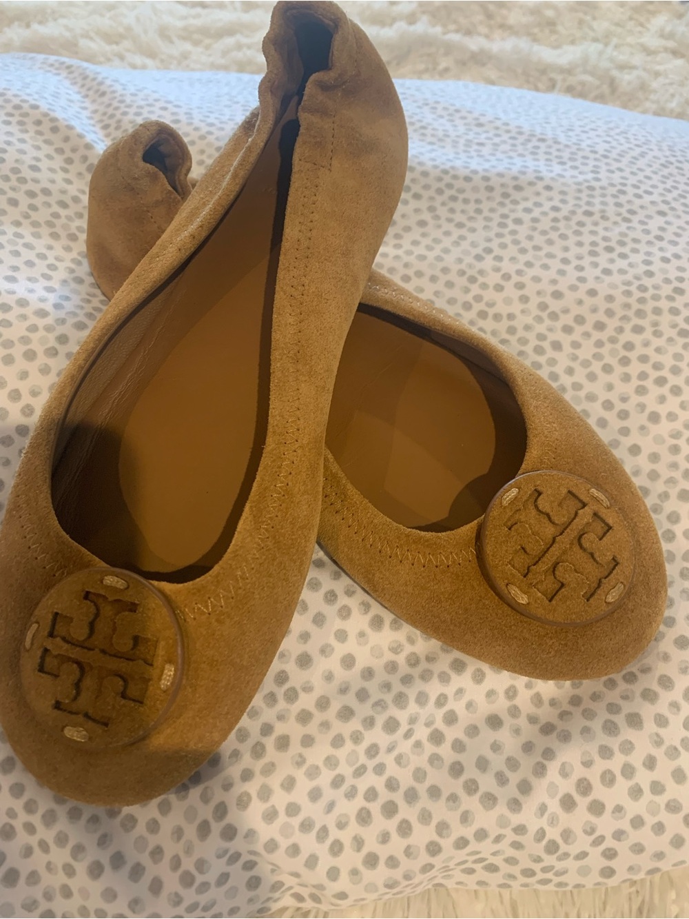 Tory Burch Suede Ballet Flats in Camel